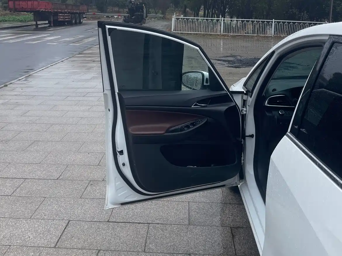 Buick GL6 2019 18T 6-seat Connected Premium China VI фото 7
