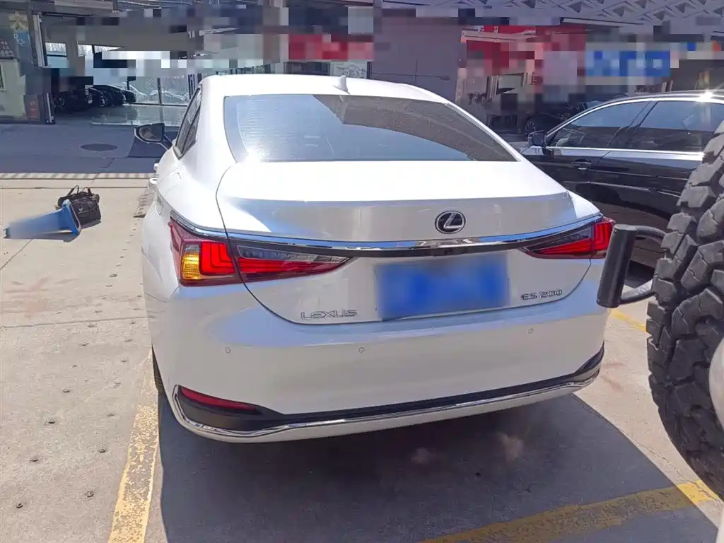 LEXUS ES