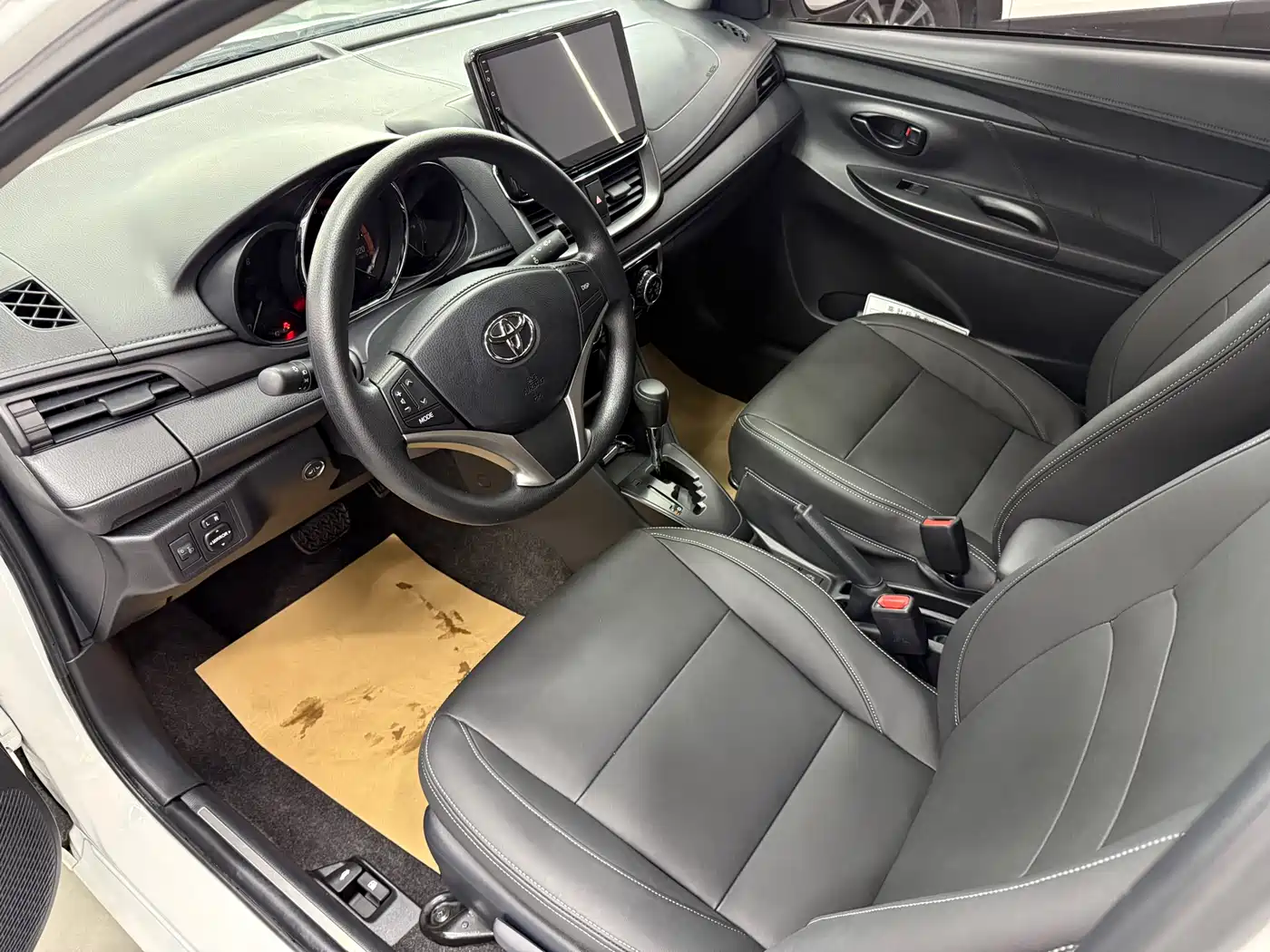 Toyota YARiS L Zhi Xiang 2022 1.5L CVT Leading PLUS Edition фото 13
