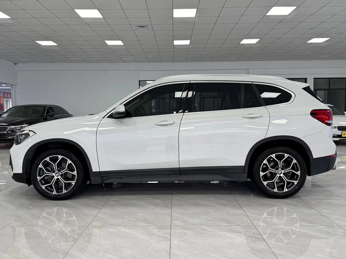 BMW X1 2020 sDrive25Li Leading Model фото 4