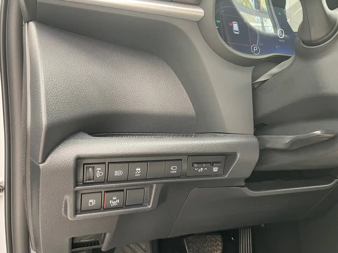 Toyota Granvia 2024 2.5L Hybrid Premium PLUS 4WD Edition фото 30