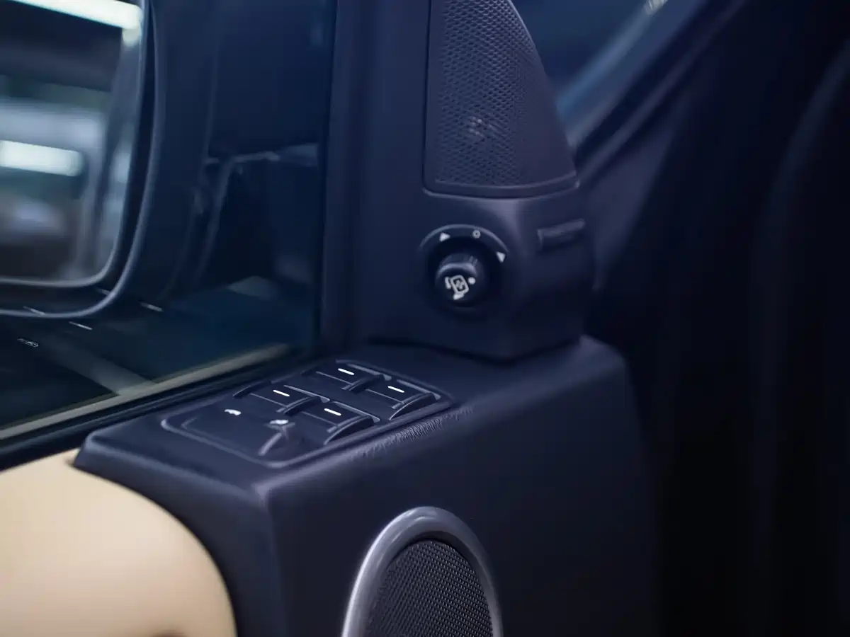 Photo 12 - Land Rover Discovery