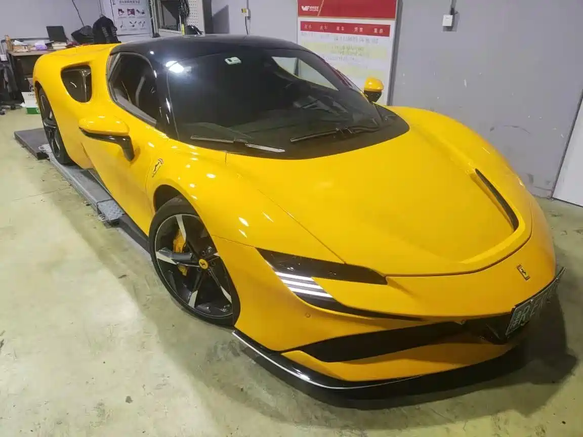 FERRARI SF90