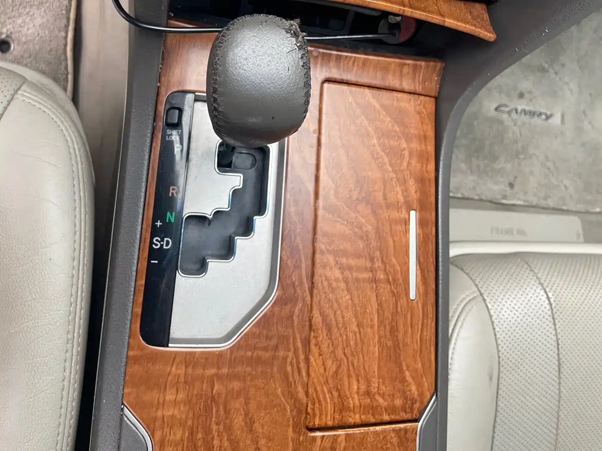 Toyota Camry 2011 240G Classic Anniversary Edition фото 17