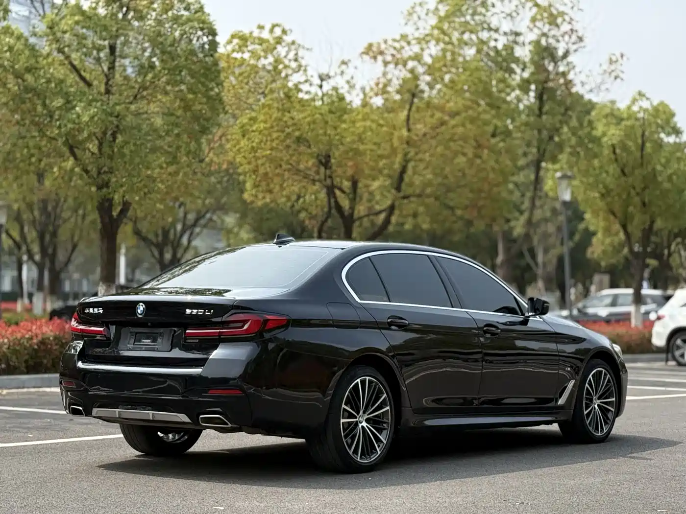 BMW 5 Series 2022 530Li Leading M Sport Package фото 4