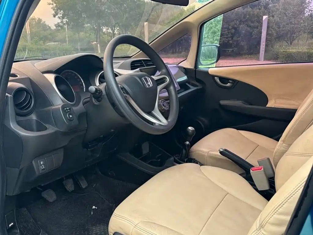Фото 8 - Honda Fit