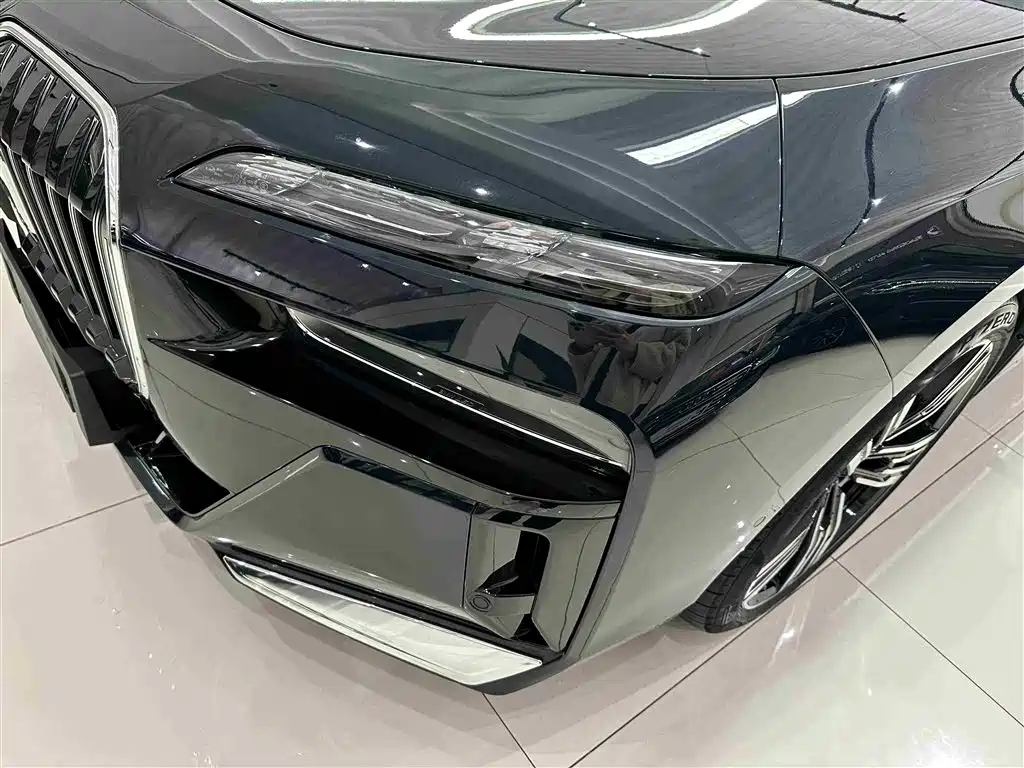 BMW 7 Series 2023 Model 740Li Leading M Sport Package фото 7