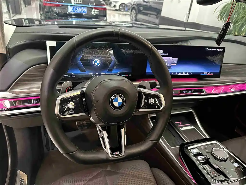 BMW 7 Series 2023 Model 740Li Leading M Sport Package фото 11