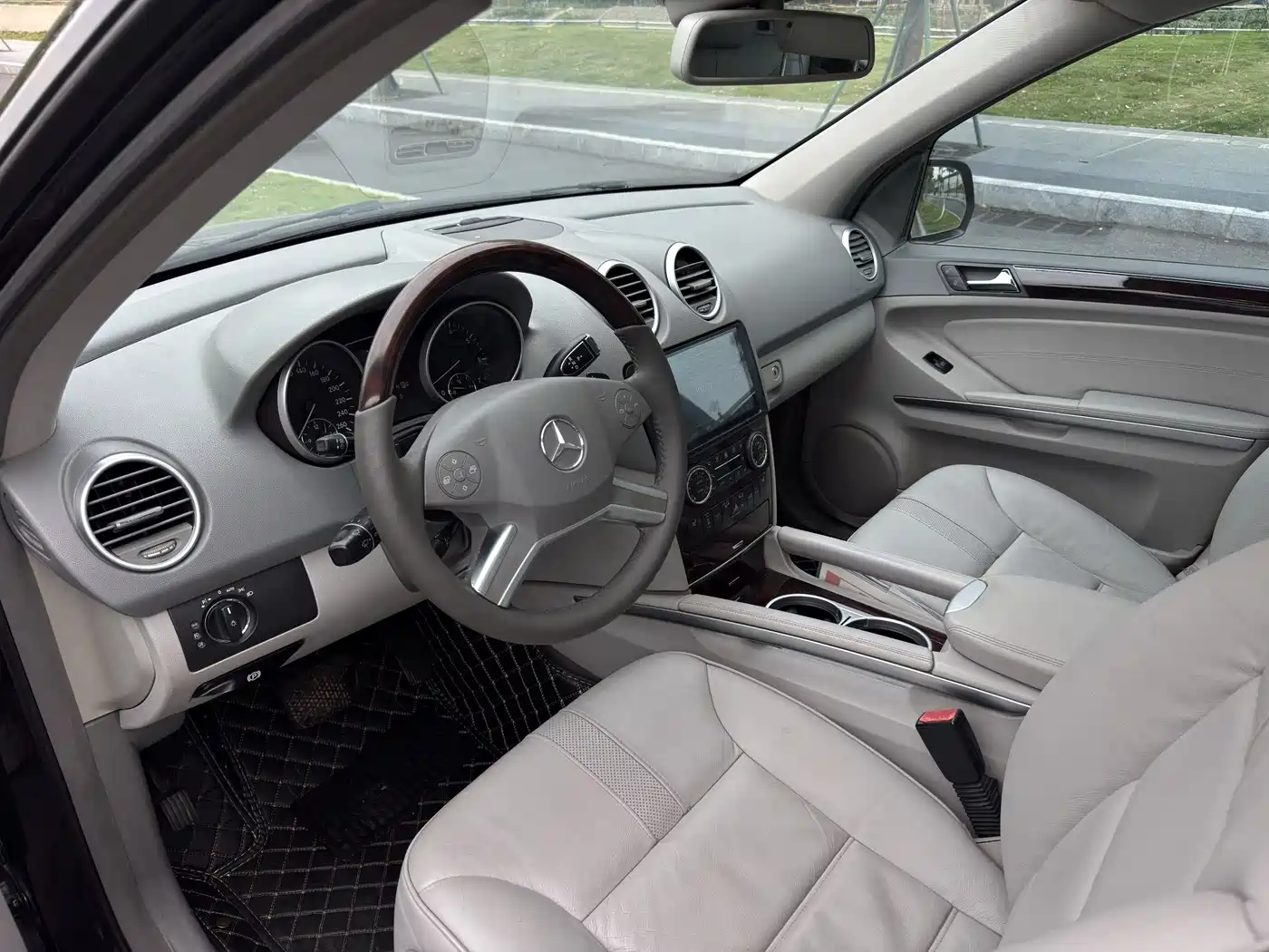 Mercedes-Benz M-Class 2010 ML 350 4MATIC Luxury фото 7