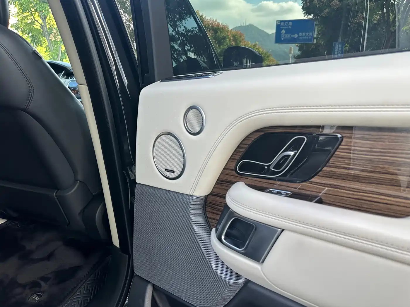 Land Rover Range Rover 2018 3.0 SC V6 Vogue Heritage Edition фото 11