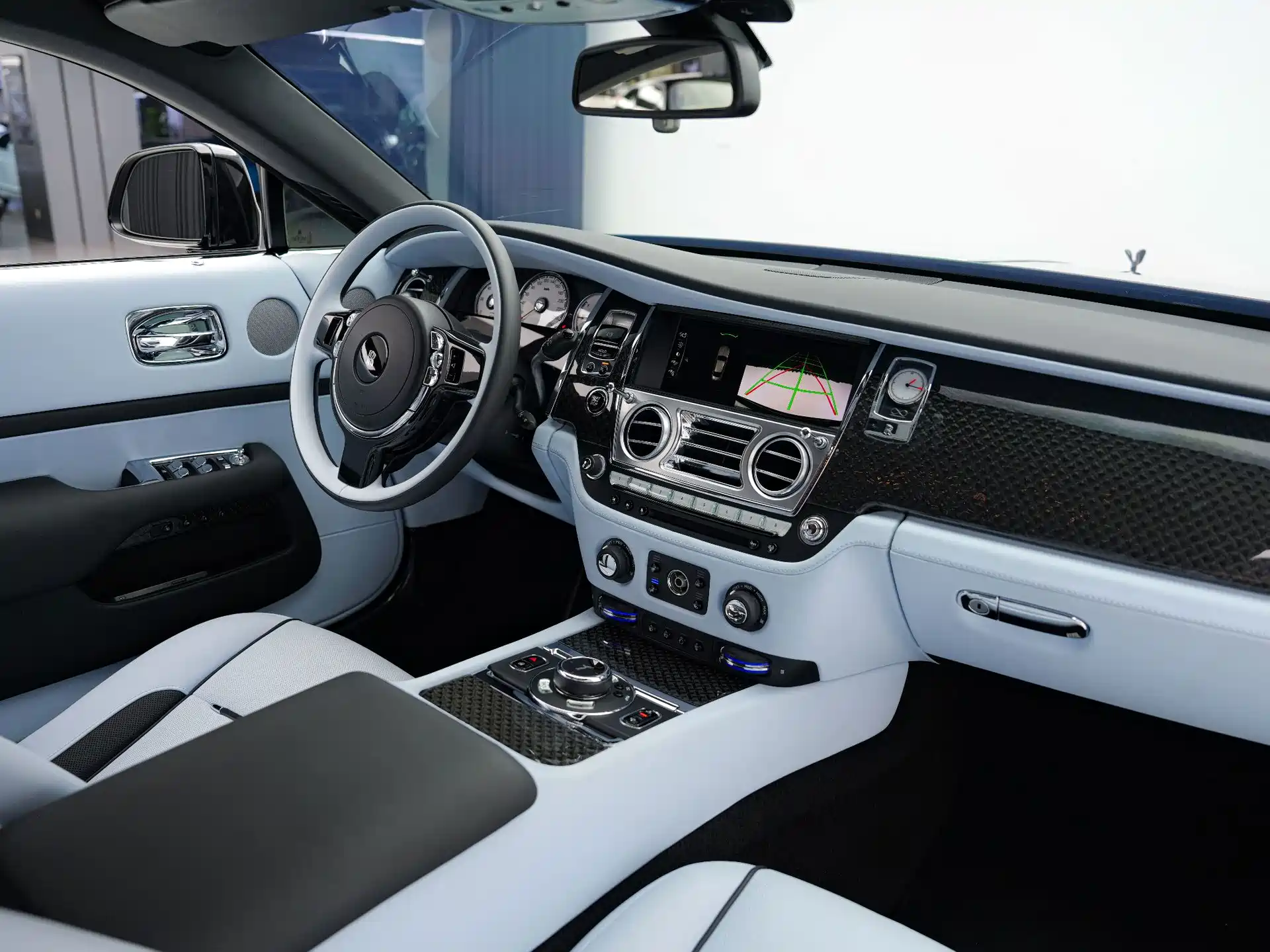 Фото 16 - Rolls-Royce Wraith