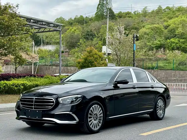 MERCEDES-BENZ E CLASS