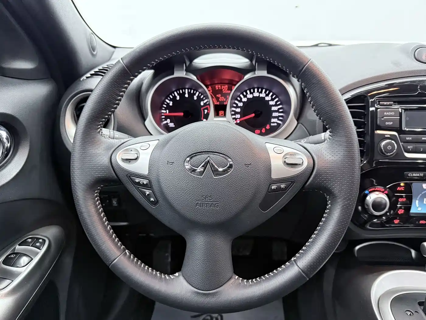 Infiniti ESQ 2018 2014 1.6L Free Edition