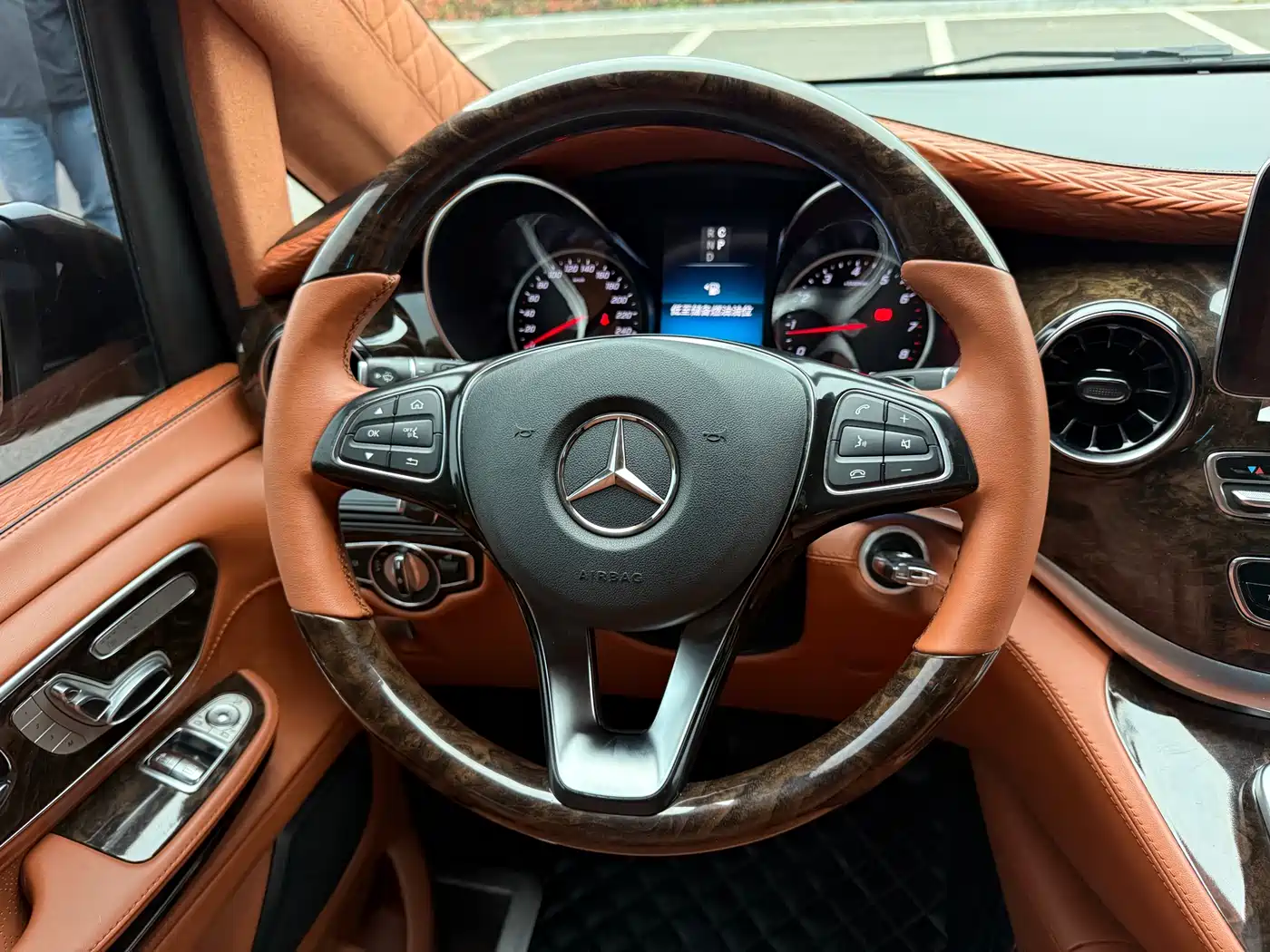 Mercedes-Benz V-Class 2020 V 260 Luxury Edition фото 12