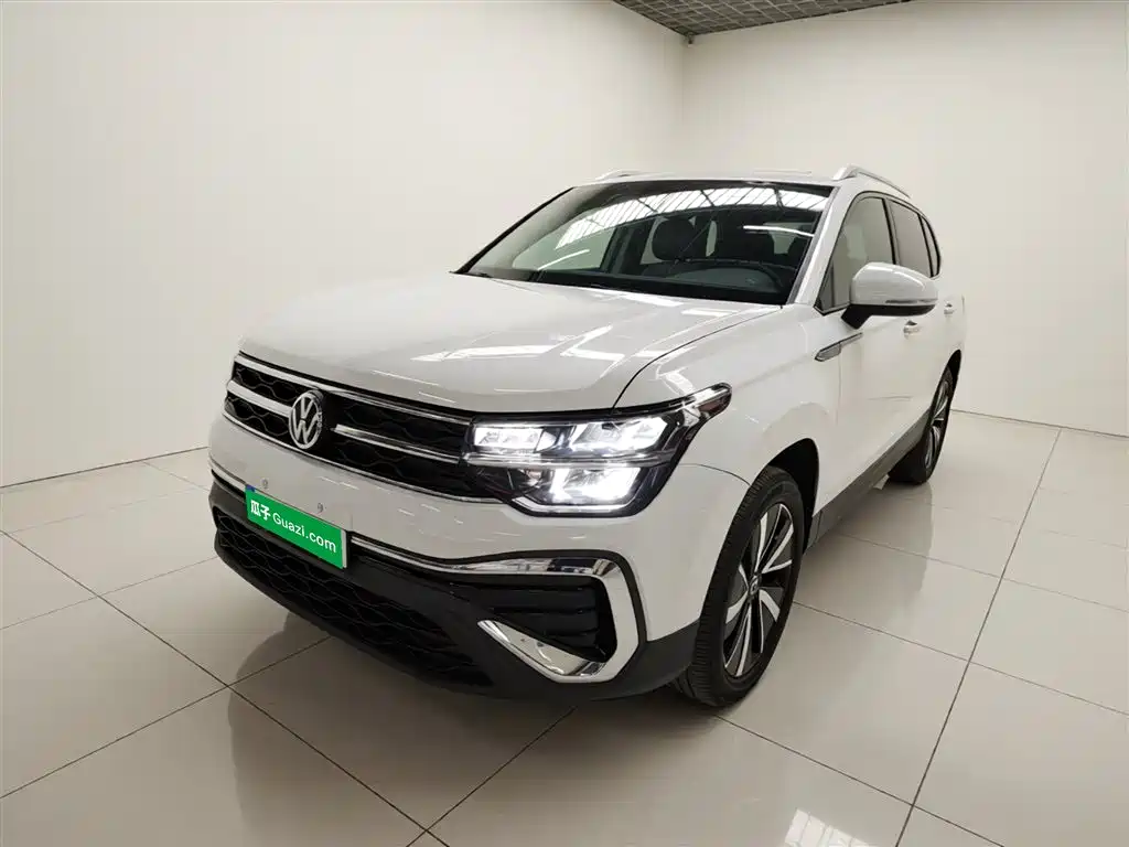 Volkswagen Tharu 2023 300TSI 2WD Bright Moon Edition