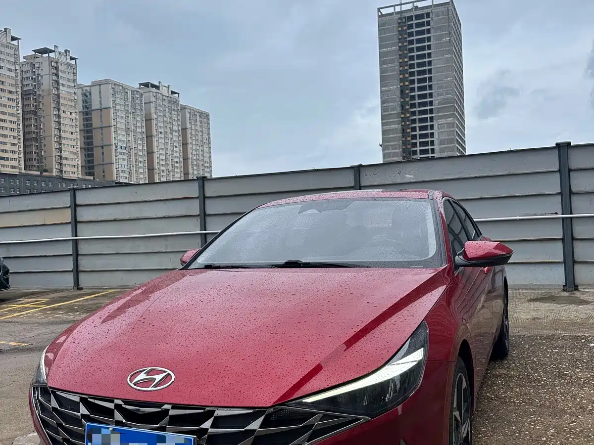 Hyundai Elantra 2021 1.5L CVT GLS Leading Edition
