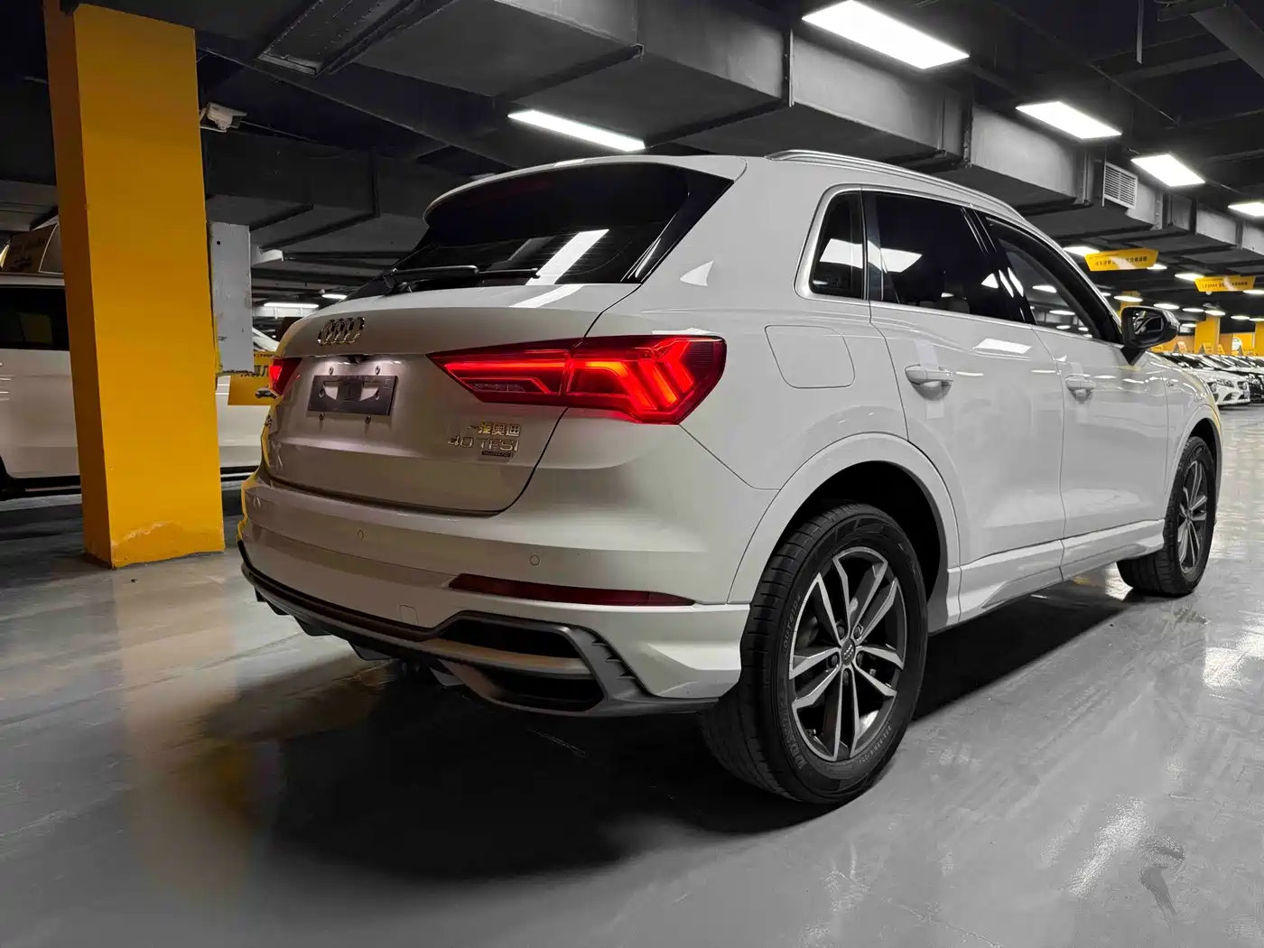 Photo 7 - Audi Q3
