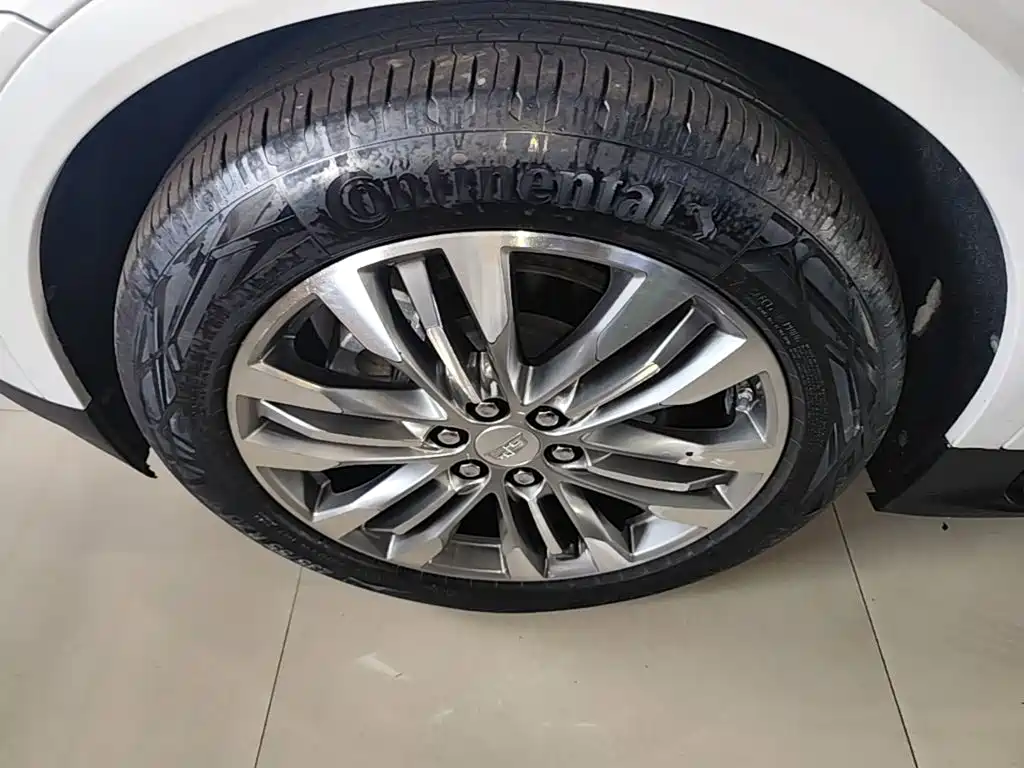 Photo 23 - Cadillac XT5