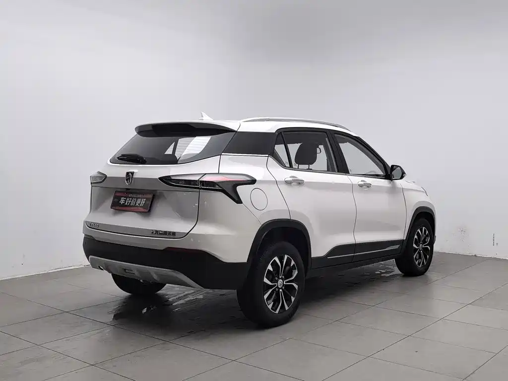 Photo 2 - Baojun 510