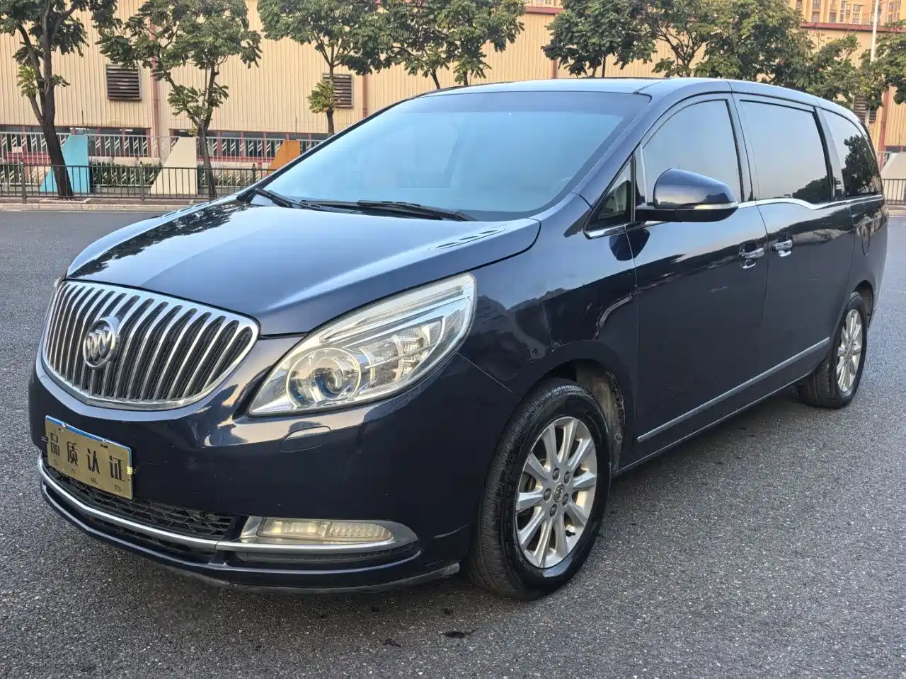 Buick GL8 2011 3.0L XT Luxury Business Flagship фото 3