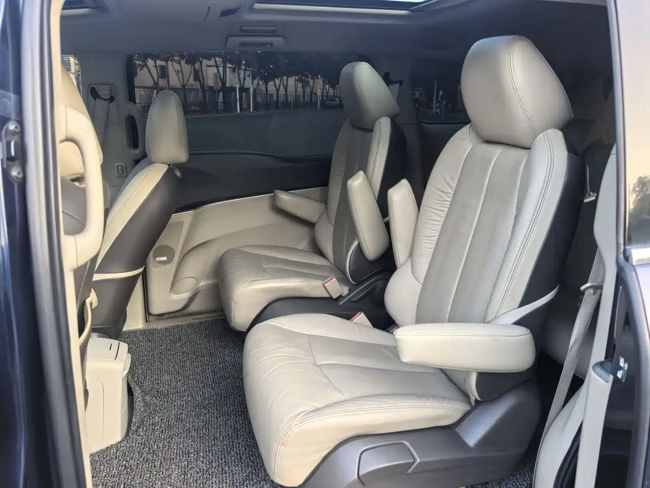 Buick GL8 2011 3.0L XT Luxury Business Flagship фото 6