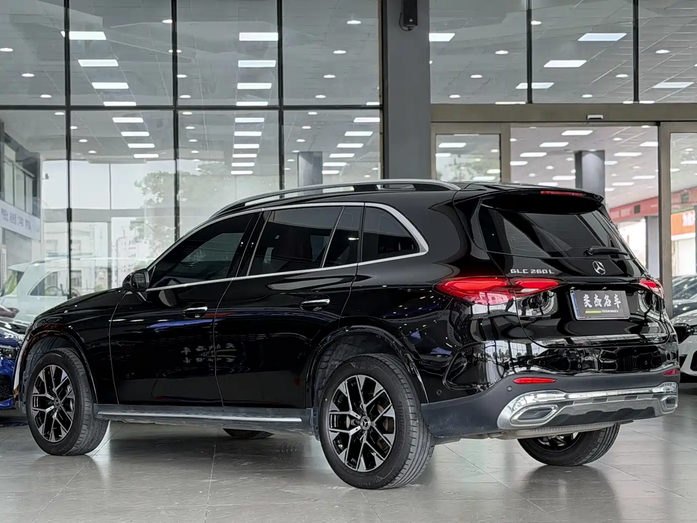 Mercedes-Benz GLC 2023 Facelift GLC 260 L 4MATIC Luxury 7-Seater фото 13