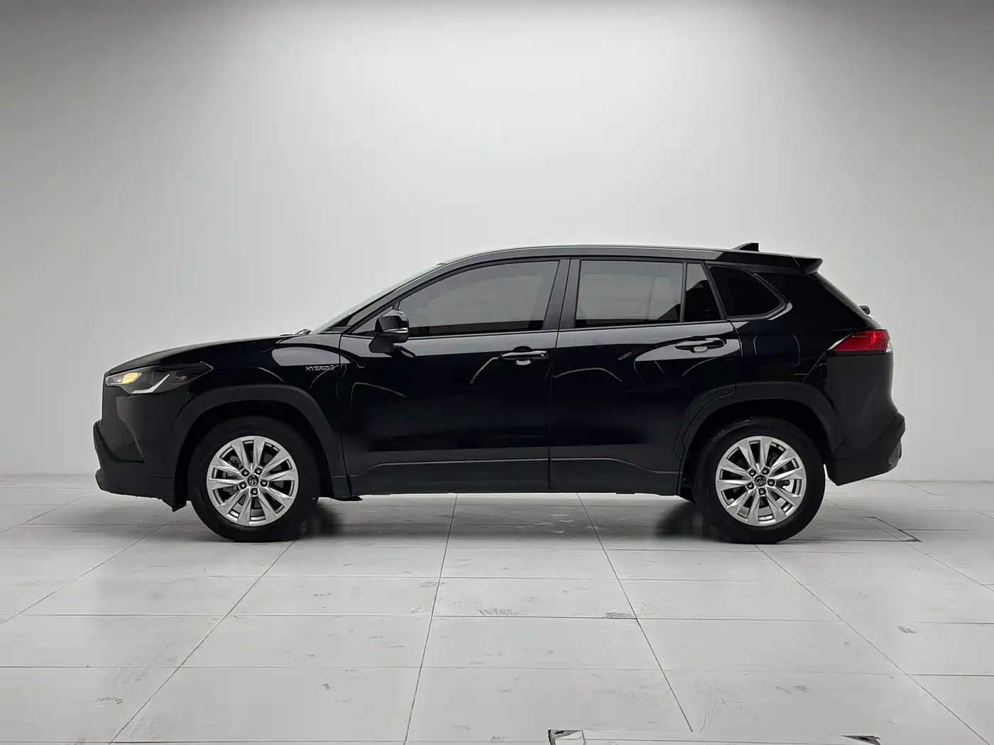 Toyota Corolla Cross 2023 Hybrid 2.0L Pioneer Edition фото 24