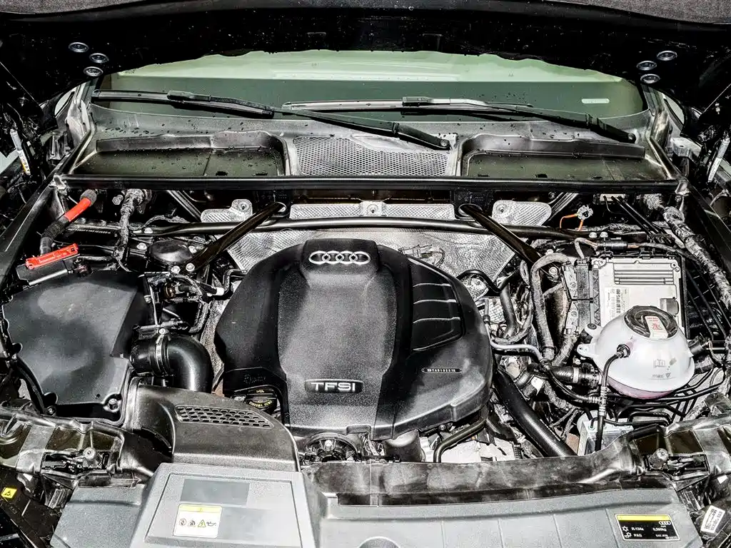 Audi Q5L 2024 Model 40 TFSI Luxury Dynamic фото 8