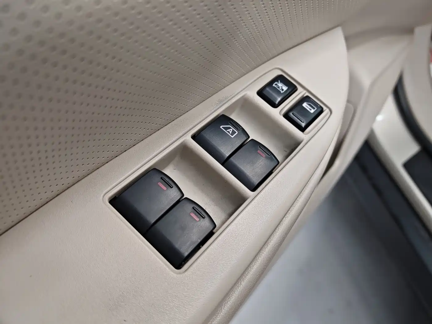 Subaru Outback 2011 2.5i Luxury Navigation Edition фото 18