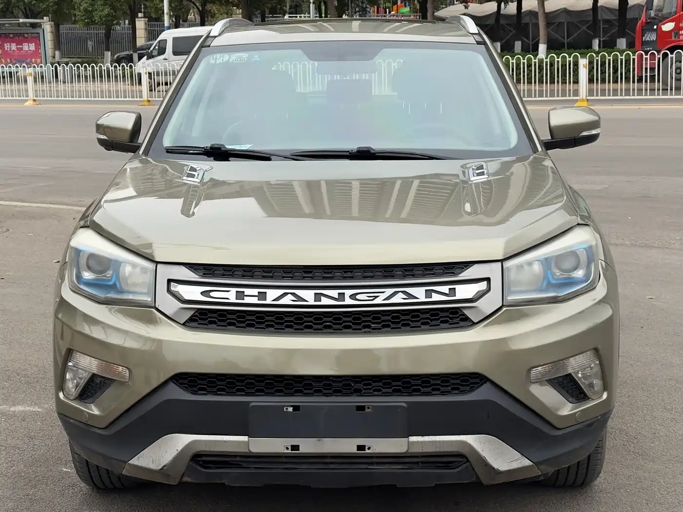 Фото 2 - Changan CS75