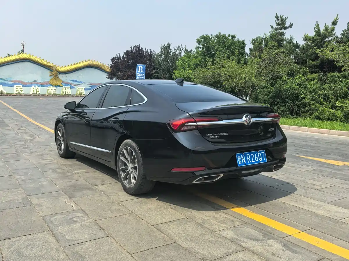BUICK LACROSSE