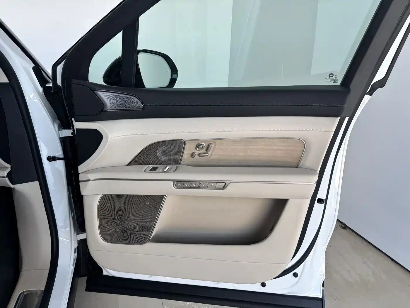 NIO ES8 2026 2025 Model 6-Seat Executive Luxury Edition