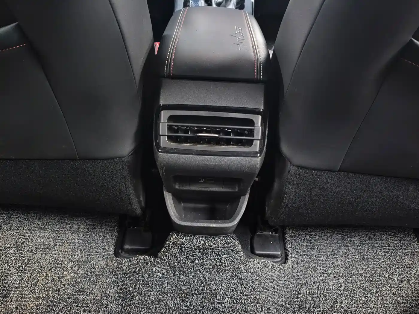 Photo 10 - Geely Emgrand S