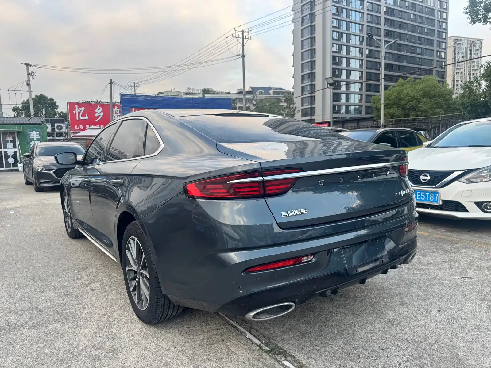 Фото 4 - Geely Preface