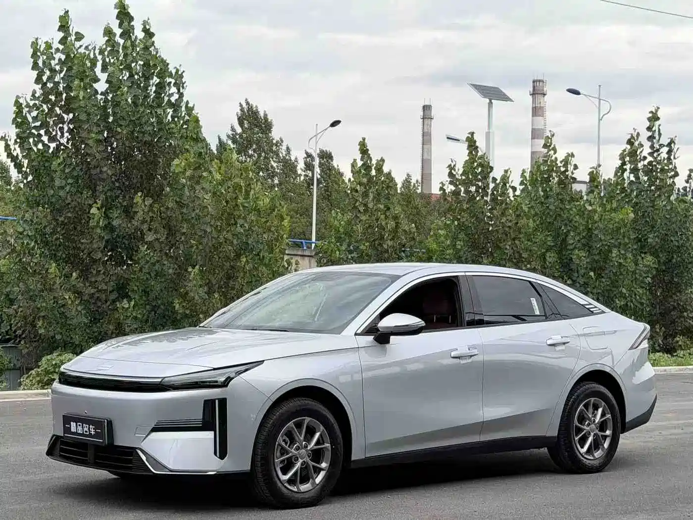 Geely Galaxy Galaxy L6 2025 EM-i 60km Voyage Edition