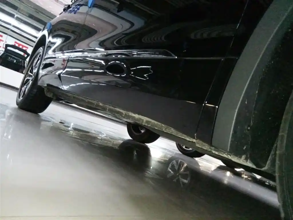 Volkswagen Tiguan L 2025 330TSI Automatic 2WD R-Line Dragon Glory Edition фото 19