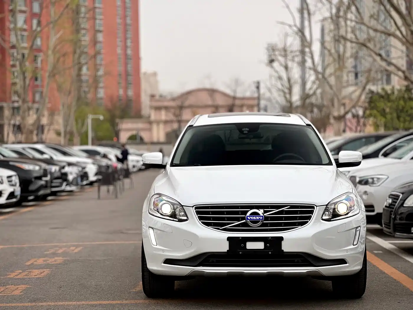 Фото 2 - Volvo XC60
