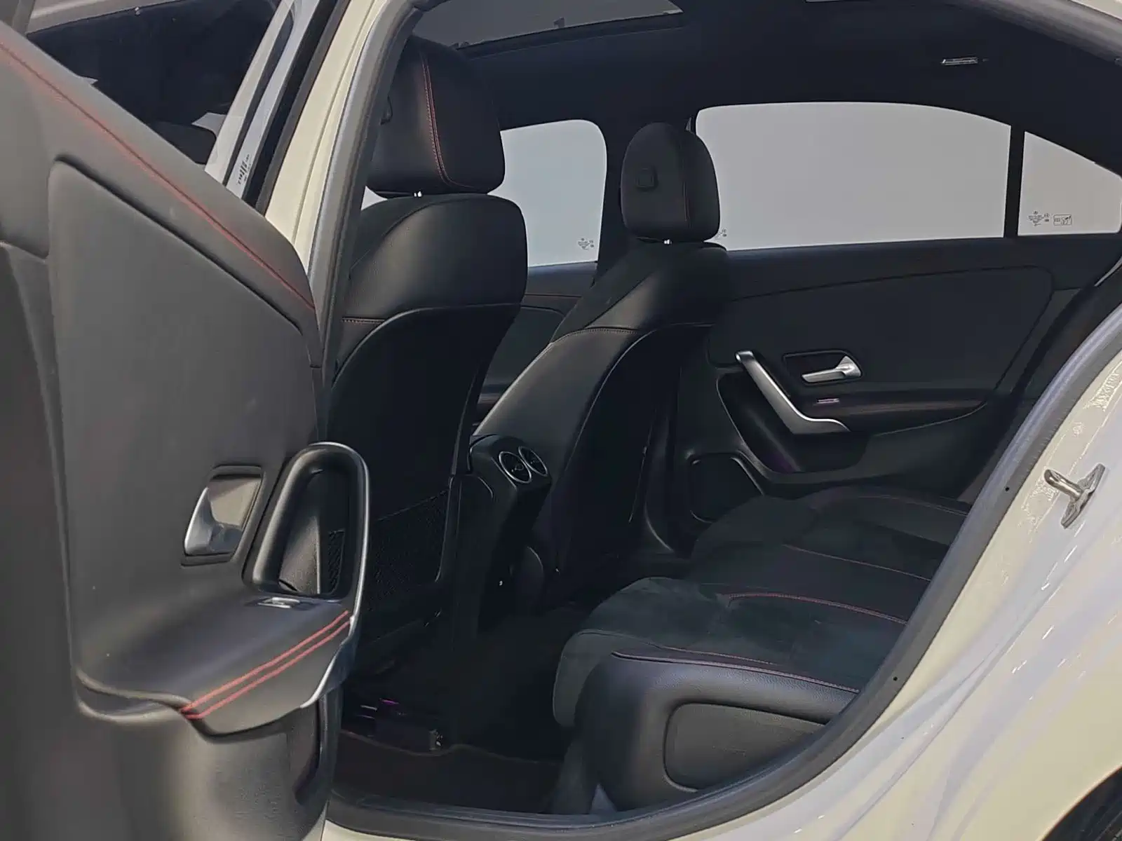 Фото 9 - Mercedes-Benz A-Class