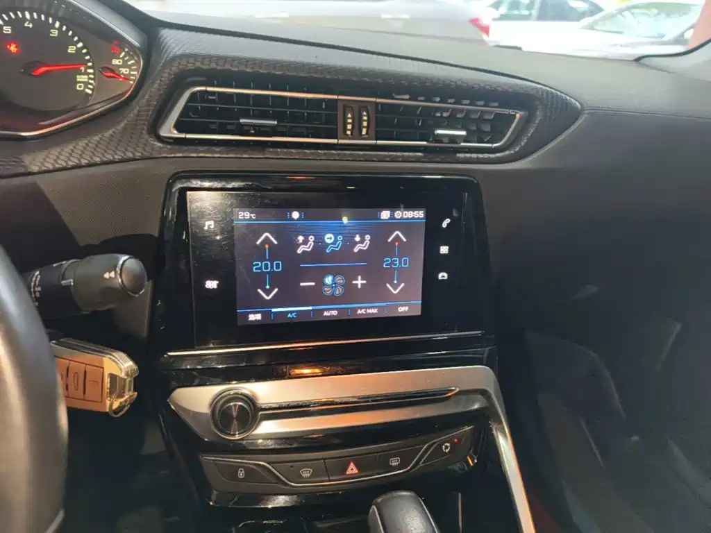Photo 13 - Peugeot 308
