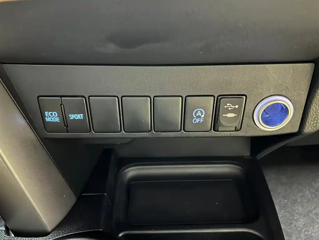 Toyota RAV4 Rongfang 2016 2.0L CVT 2WD Urban (China V) фото 9