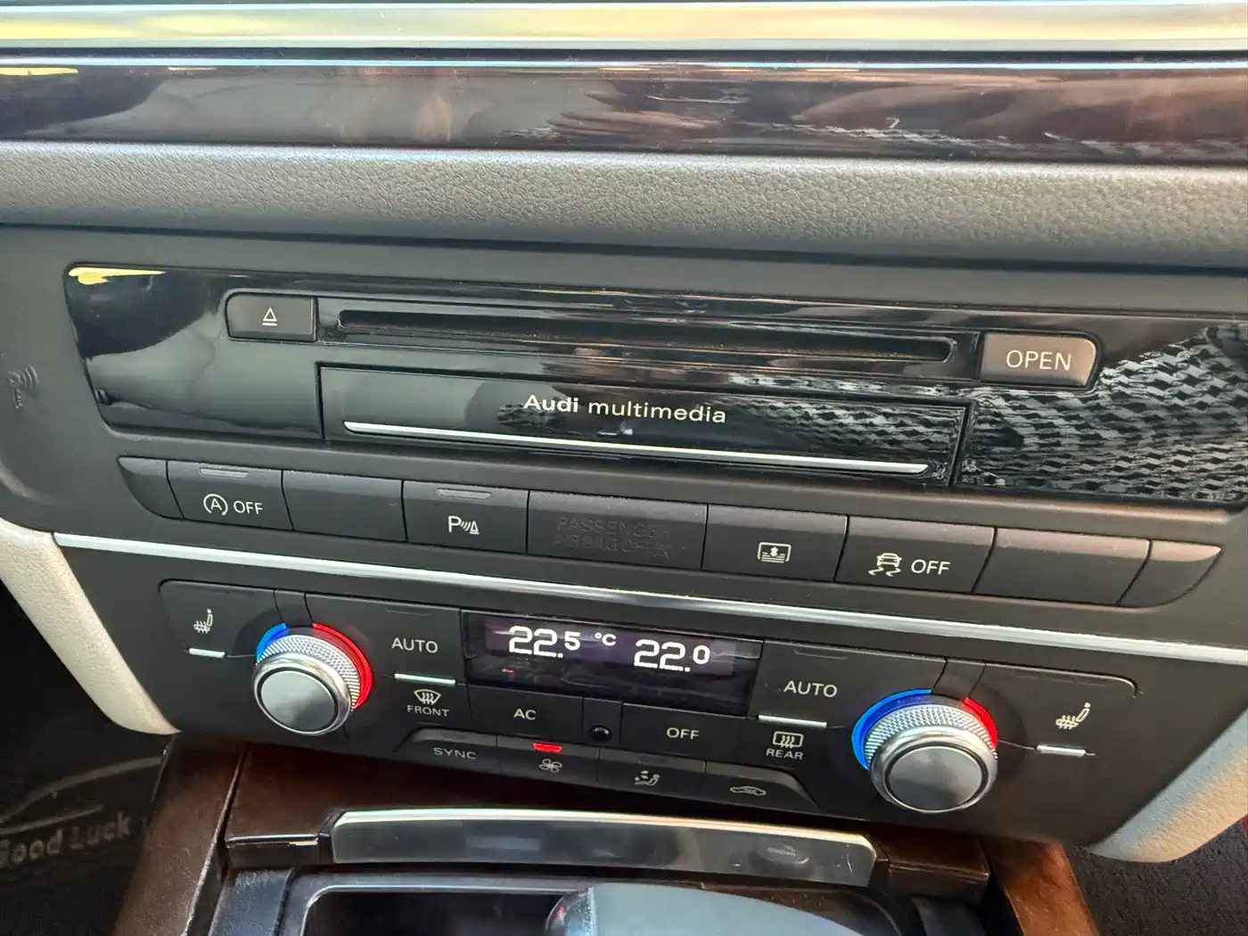 Фото 12 - Audi A6L