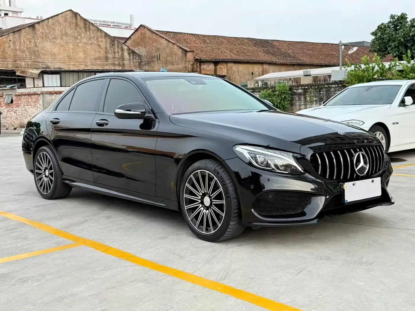 Mercedes-Benz C-Class 2016 2015 C 200 L 4MATIC