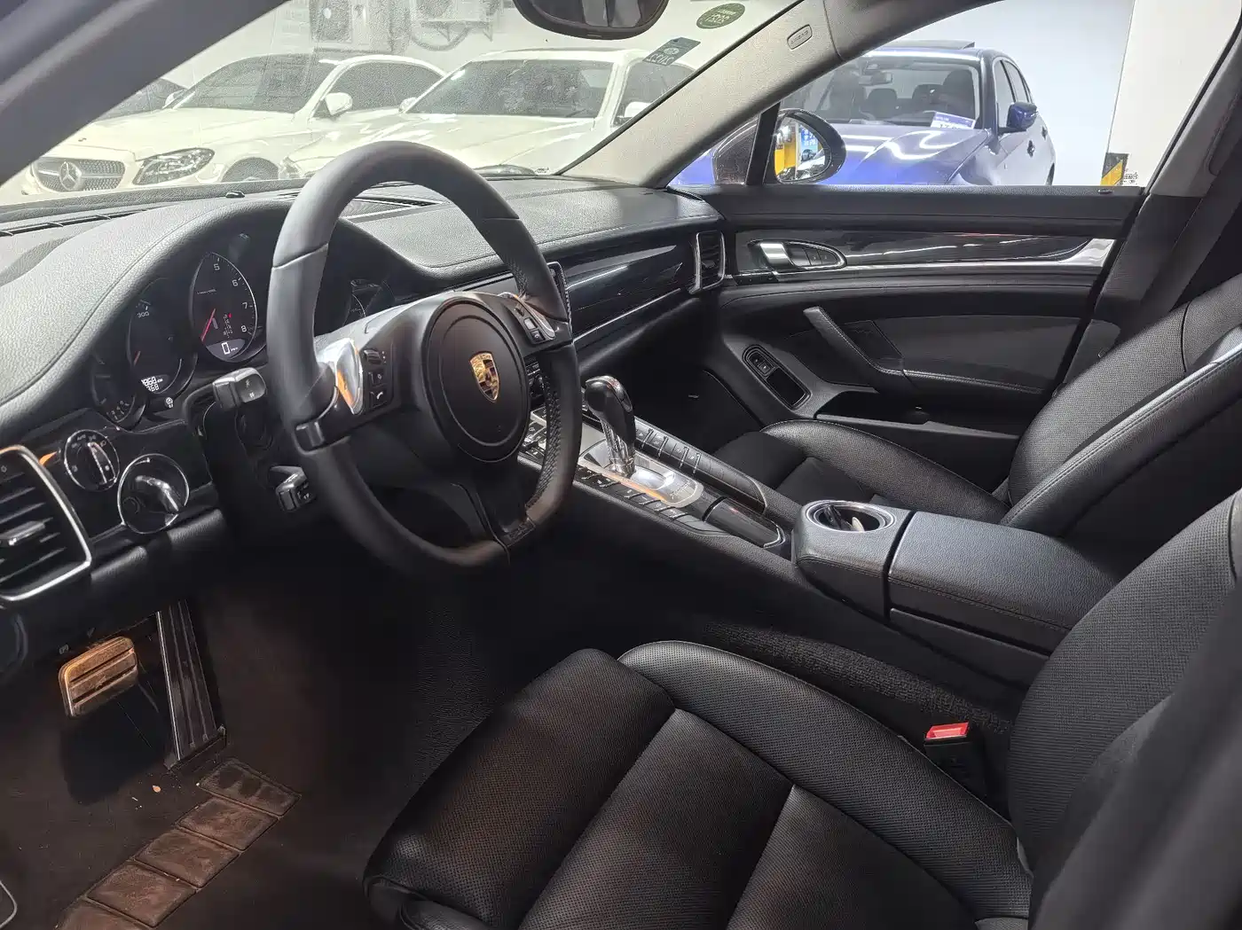 Porsche Panamera 2014 Panamera 3.0T фото 4