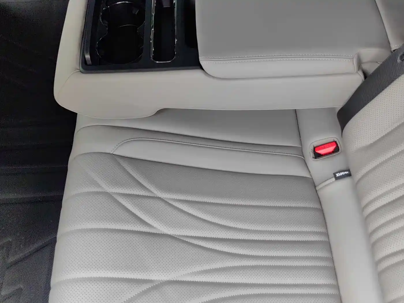 Geely Galaxy Galaxy Xingyao 8 2025 130km EM-i Premium Edition фото 19