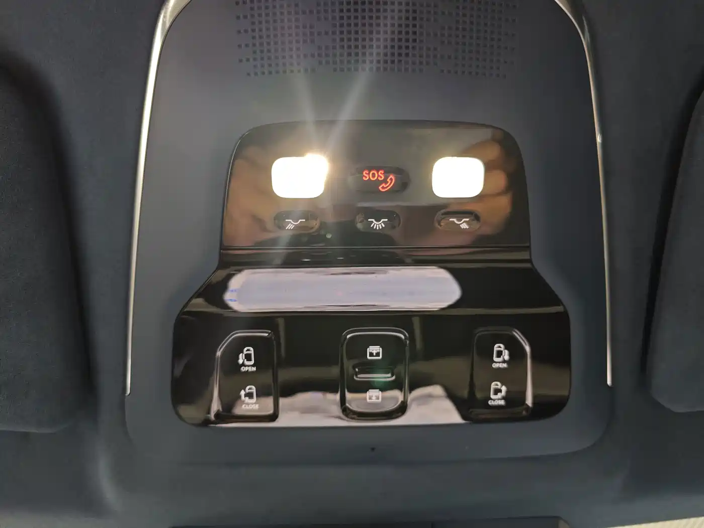 ZEEKR 009 2025 2024 6-seat Executive AWD 108kWh