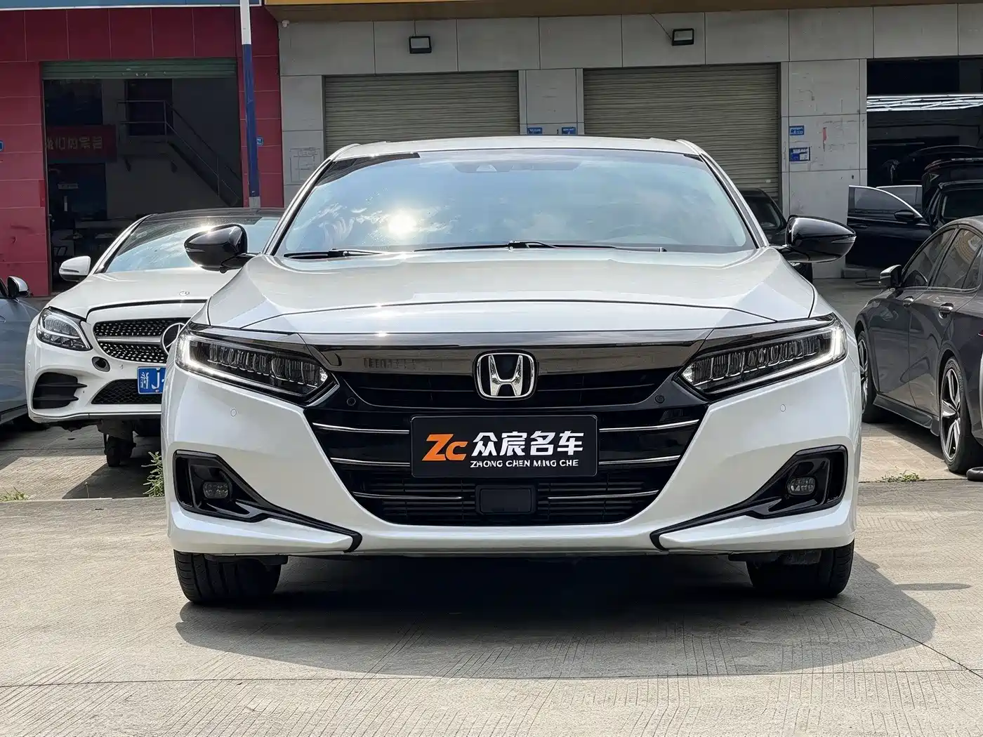 Фото 2 - Honda Accord