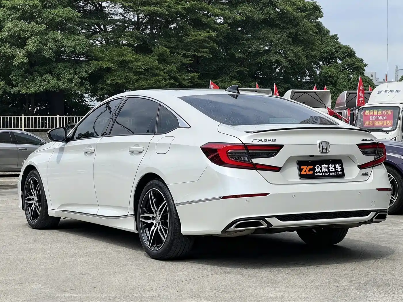 Фото 3 - Honda Accord