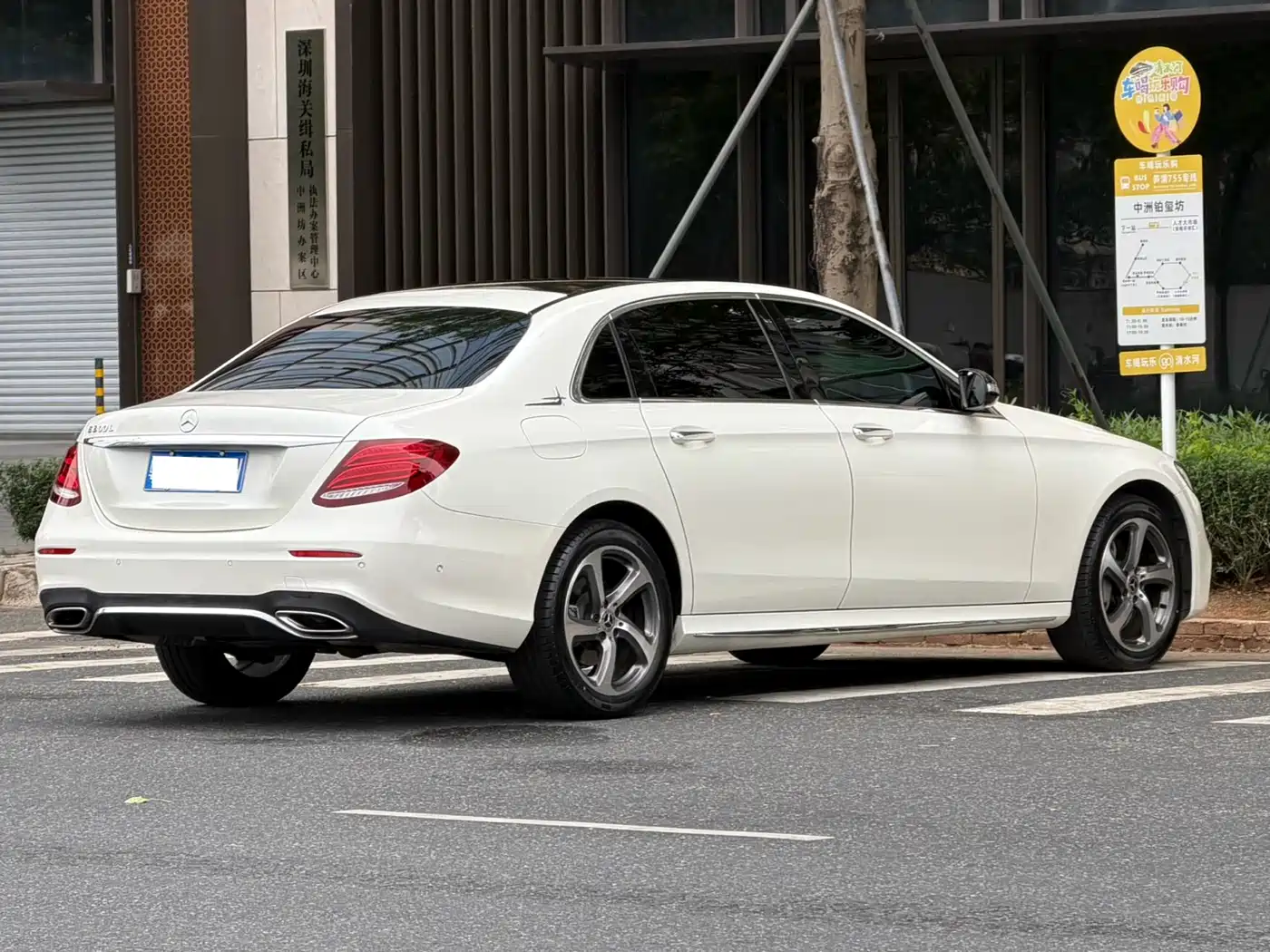 Mercedes-Benz E-Class 2018 E 300 L Sport Fashion фото 5