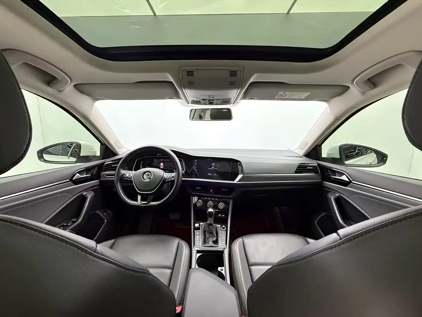 Volkswagen Sagitar 2022 280TSI DSG Surpassing Edition фото 9