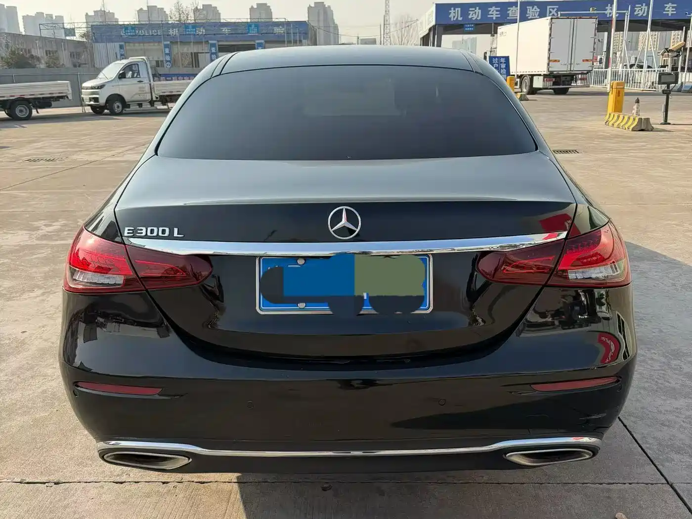Mercedes-Benz E-Class 2018 E 300 L Luxury фото 3